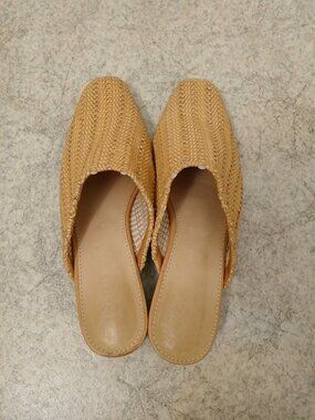 Mi.iM Women's Women's Leather Mules sz 7